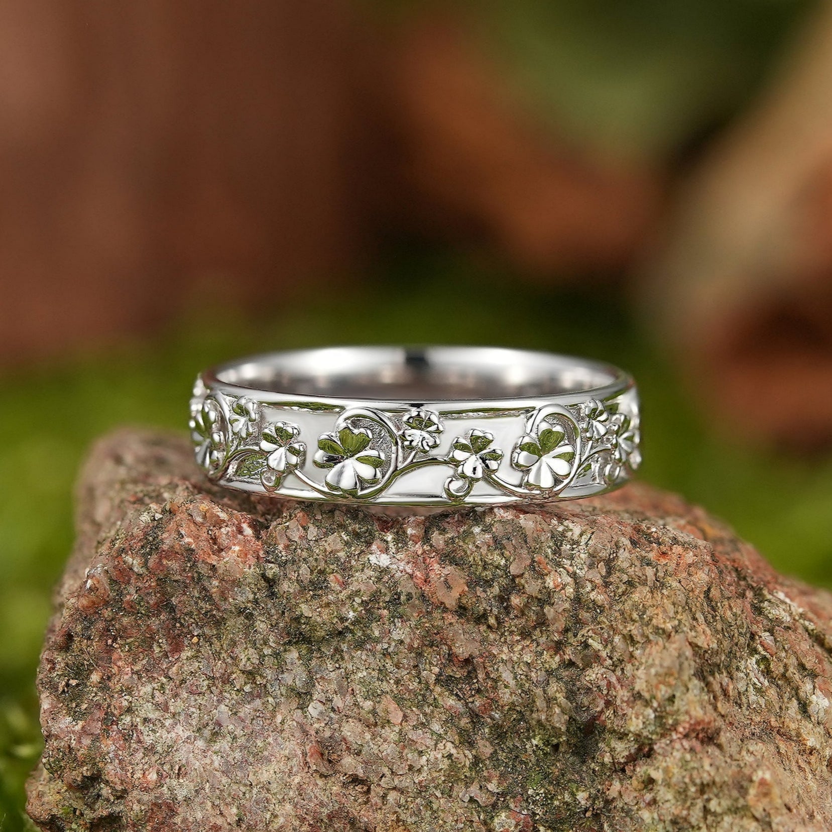 Leaf Inspired |  White Gold Four Leaf Clover Design Mens Wedding Band - LCCjewelry