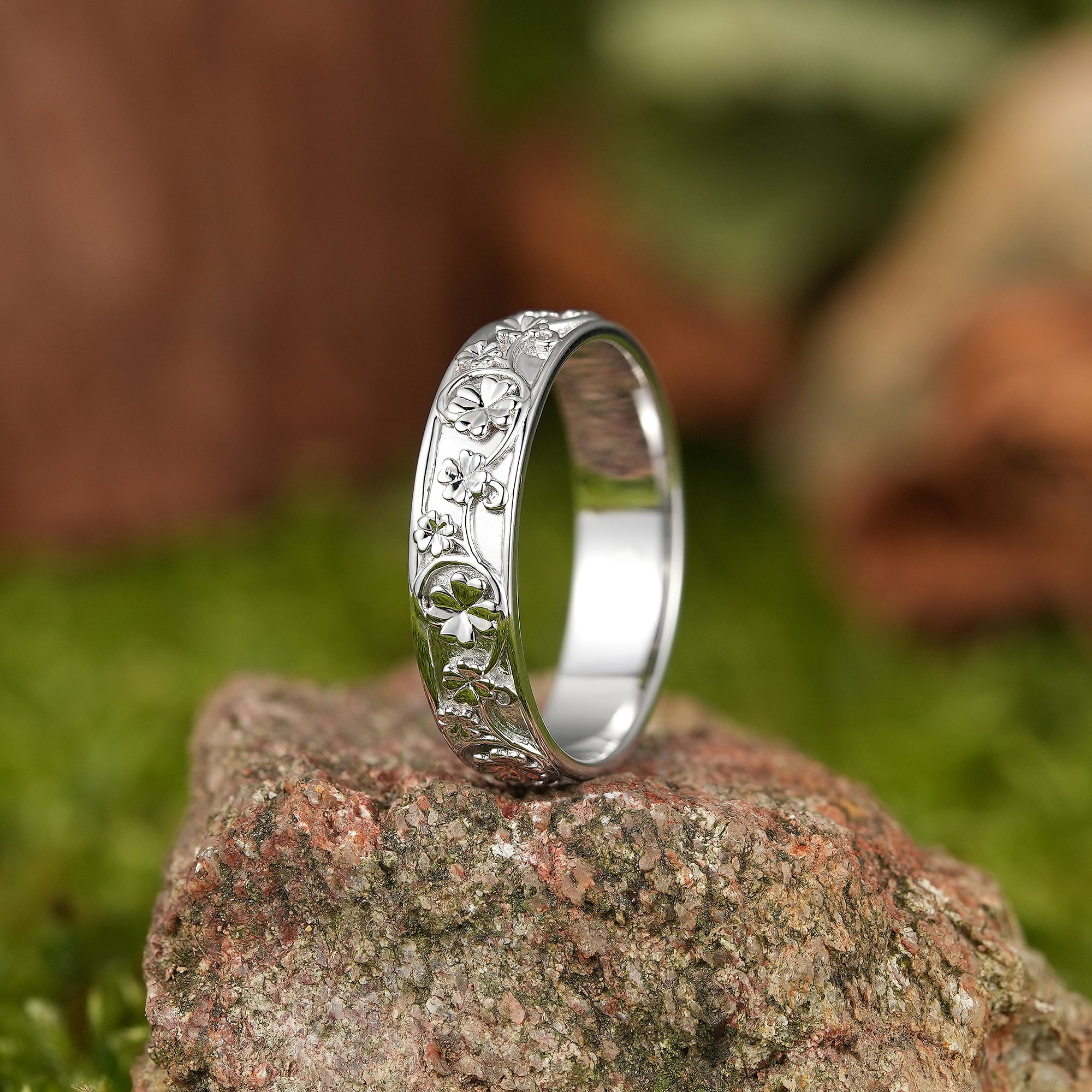 Leaf Inspired |  White Gold Four Leaf Clover Design Mens Wedding Band - LCCjewelry