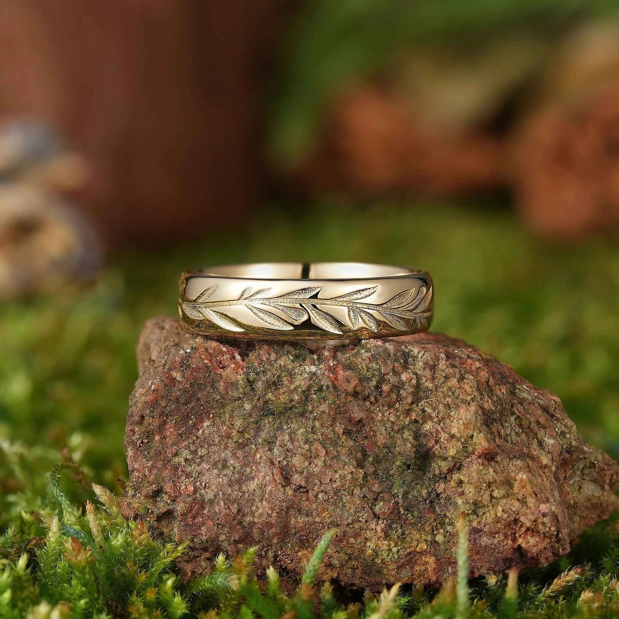 Leaf Inspired | Nature Inspired Leaf Engraved Wedding Band