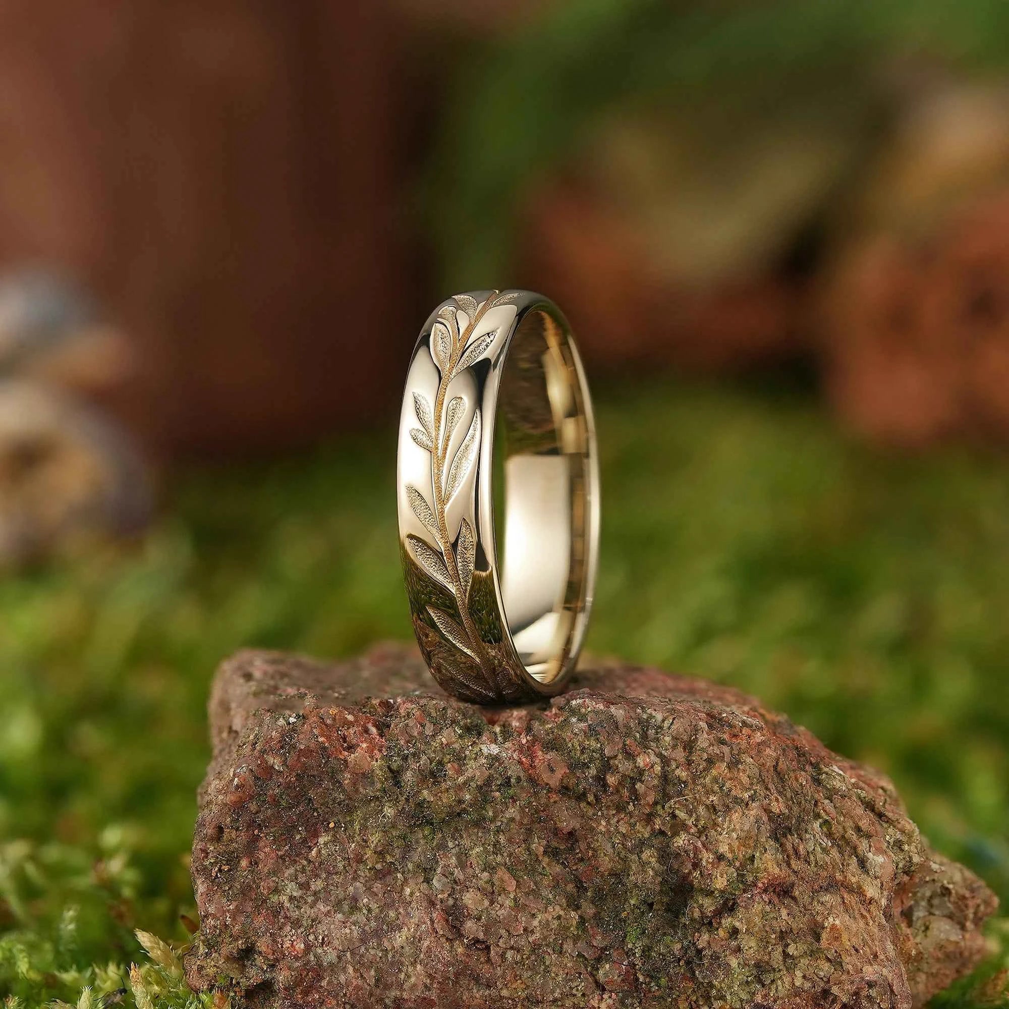 Leaf Inspired | Nature Inspired Leaf Engraved Wedding Band