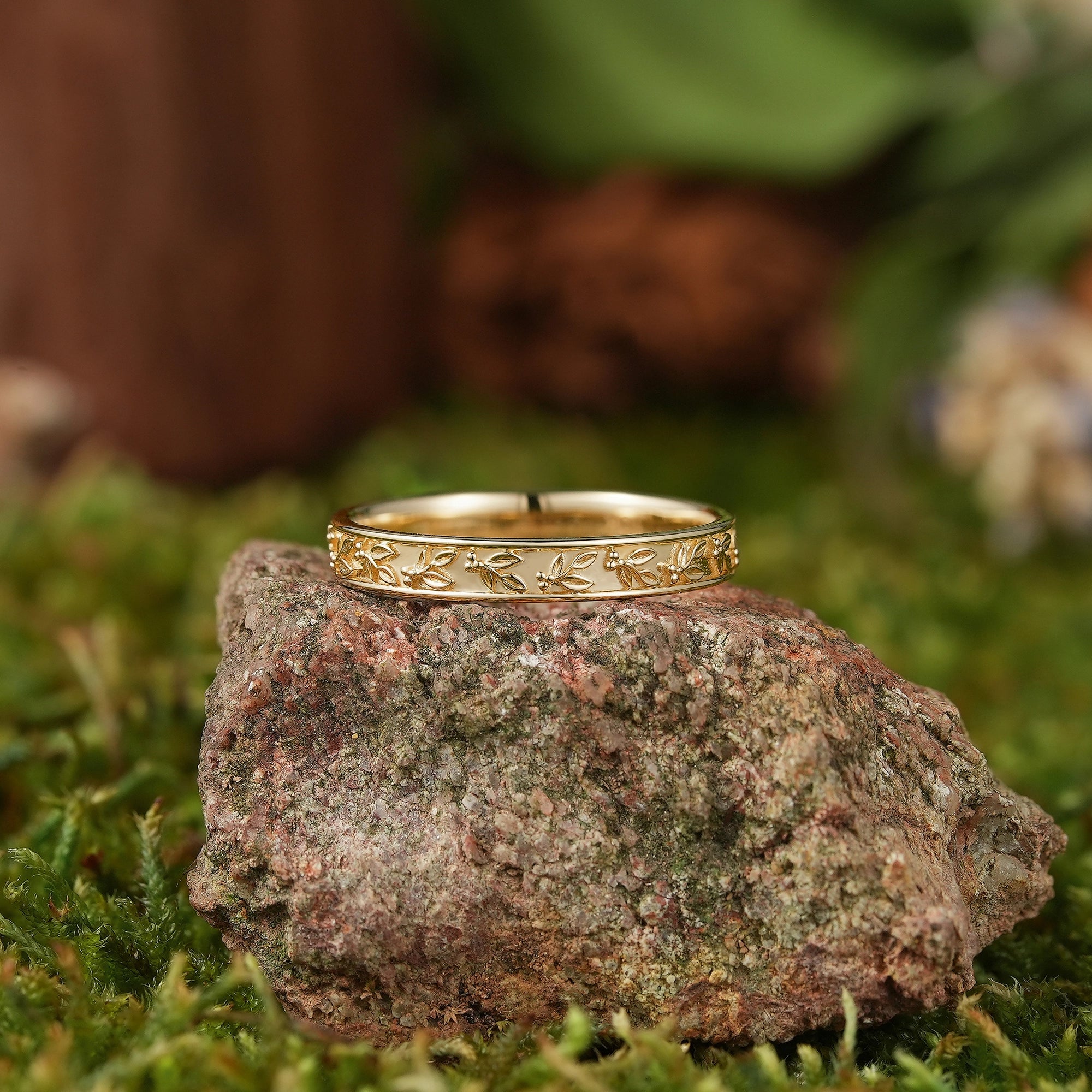 Leaf Inspired | Nature Inspired Olive Leaf Wedding Band
